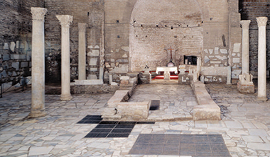 Interno Basilica Sotterranea Santi Nereo e Achilleo.